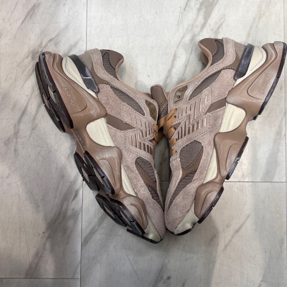 (Men’s )New Balance 9060 Mushroom Timberwolf - Picture 7 of 10
